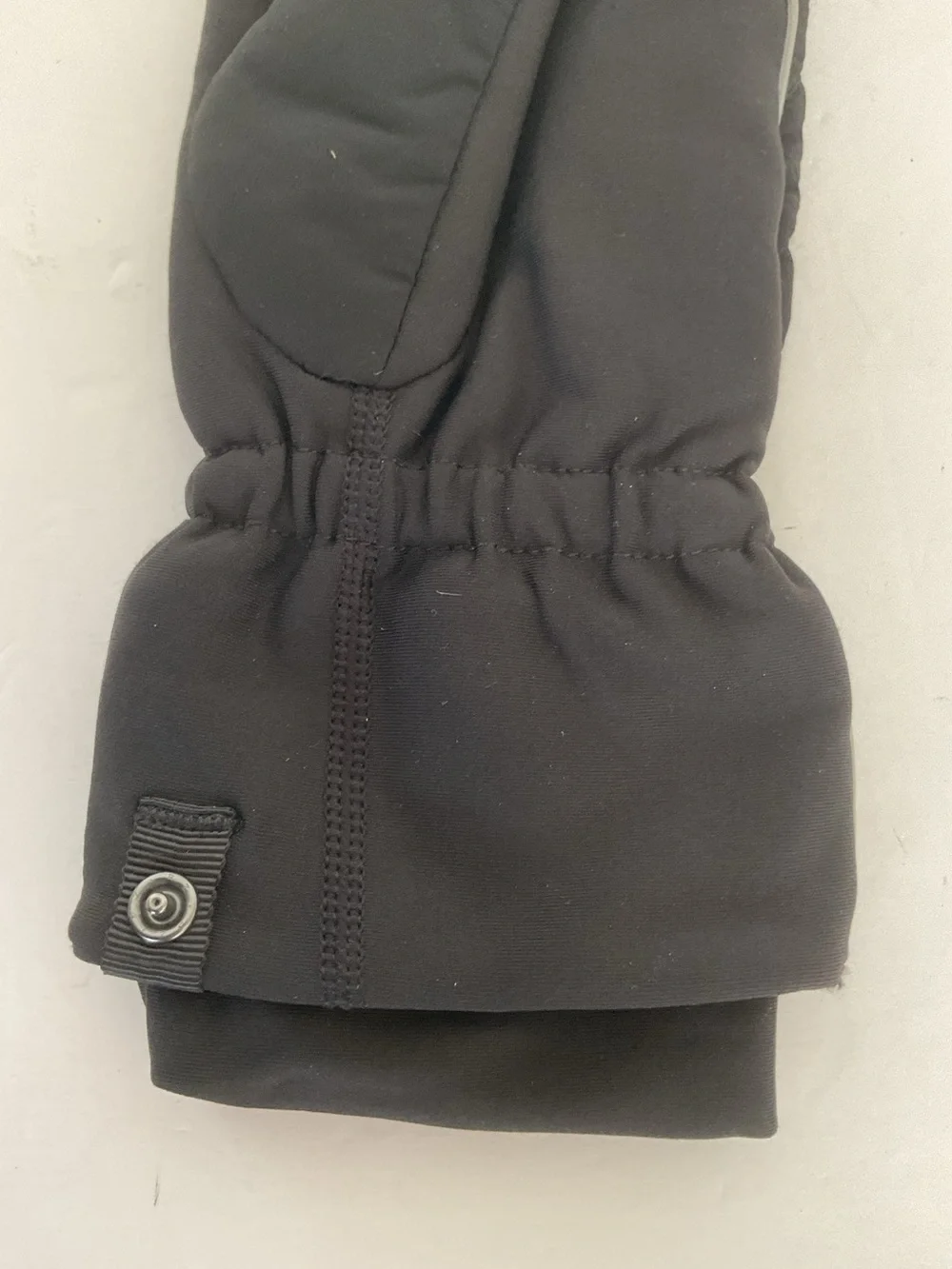 Lululemon SINGLE Black Mitten Glove left hand only